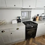 Spacious & Renovated 1-Bed Garden Flat In London