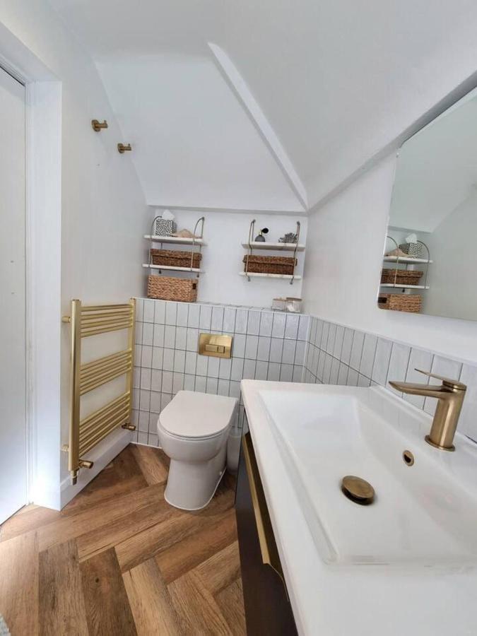 Appartamento Spacious & Renovated 1-bed Garden Flat In