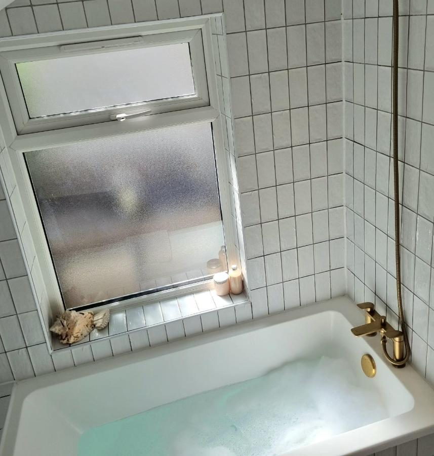 Appartamento Spacious & Renovated 1-bed Garden Flat In Londra