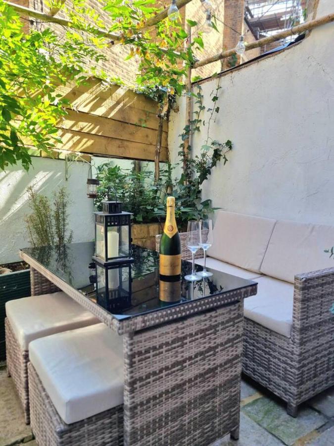 Spacious & Renovated 1-bed Garden Flat In *